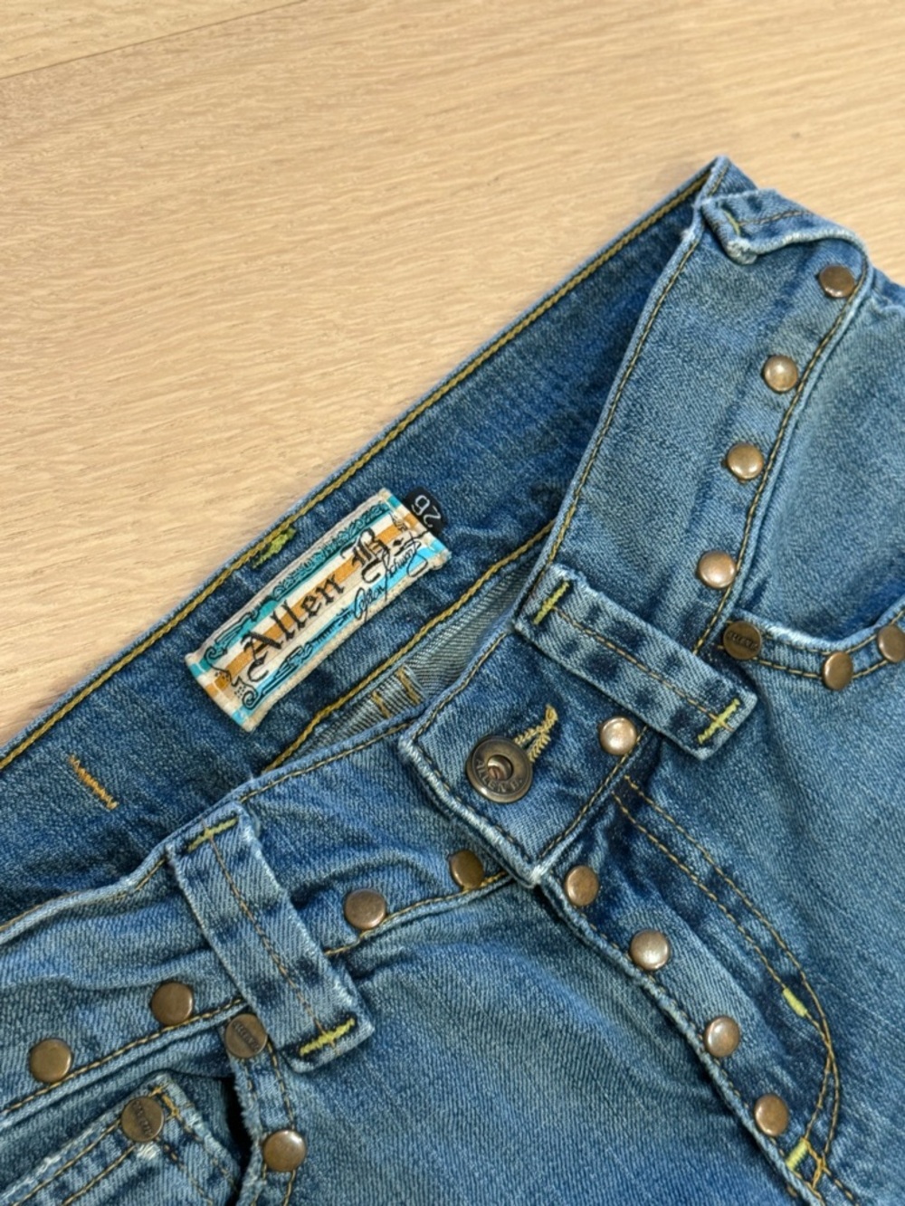 Vintage Allen B. Embroidered Blue Jeans with Floral & Bird Detail - Picture 5 of 7